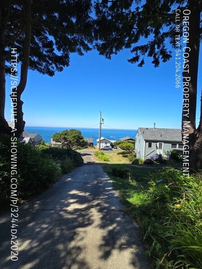 Building Photo - 2Bed/1Bath w/ Ocean Views!