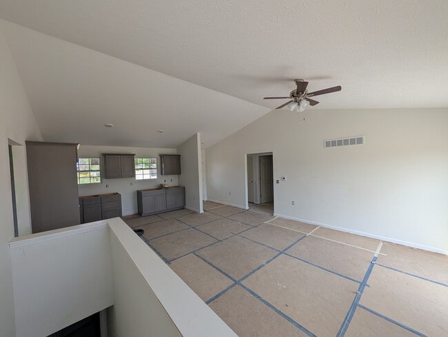 Building Photo - 128 Kelly Dr