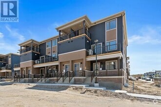 Building Photo - 320 Lillian Freiman Private