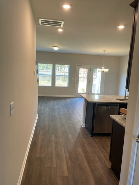 Building Photo - 928 Clearhaven Ln