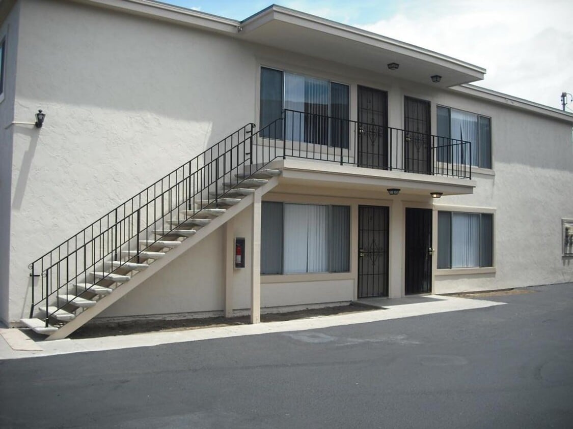 Primary Photo - Spacious 2BD/1BA Apartment in Azalea Park ...