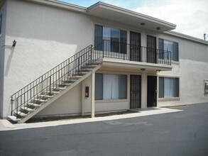 Building Photo - 4136 Manzanita Dr