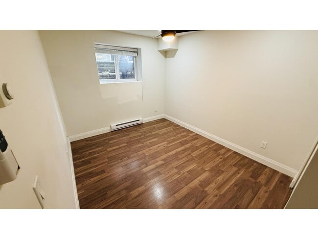 Building Photo - 7012-194B 194b St