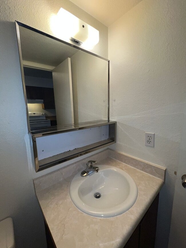 Building Photo - Christmas Tree - 3 Bedrooms/1.5 Baths $2,200!