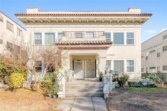 Building Photo - 550 N Kenmore Ave