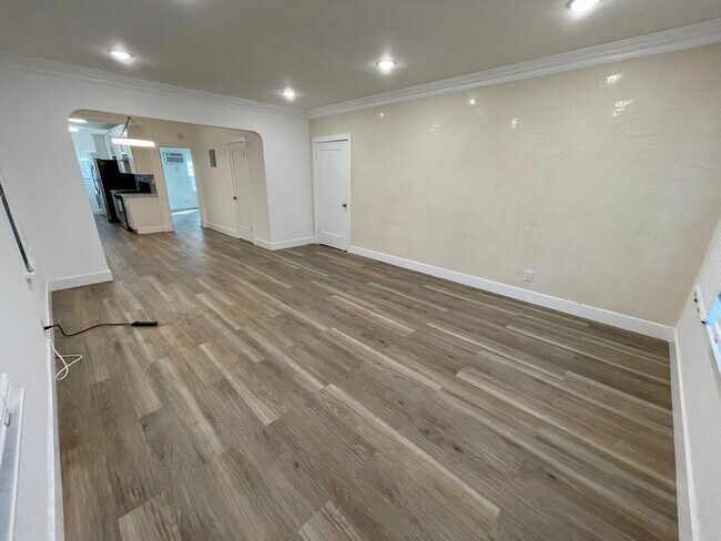 Foto del edificio - 7920 Fountain Ave