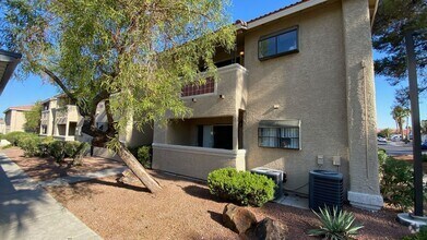 Building Photo - 7200 W Pirates Cove Rd