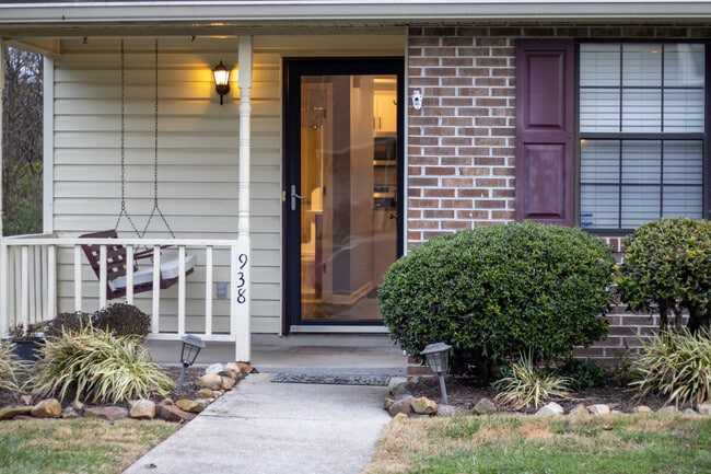 Foto del edificio - 938 Bradley Bell Dr