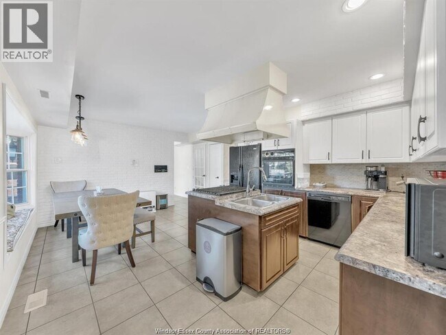 Photo du bâtiment - 1046 County Rd 22