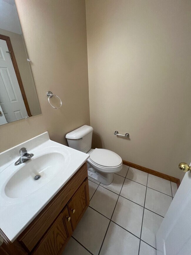 Foto del edificio - Move in ready 2 bedroom 1.5 bath Chatham Townhouse