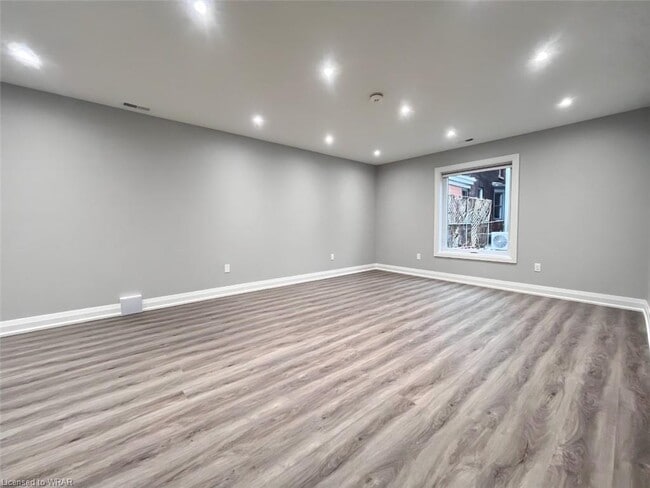 Photo du bâtiment - 146 Bartlett Ave