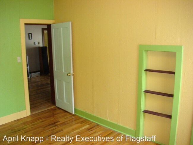 Building Photo - 4 br, 2 bath House - 722 W Santa Fe Ave