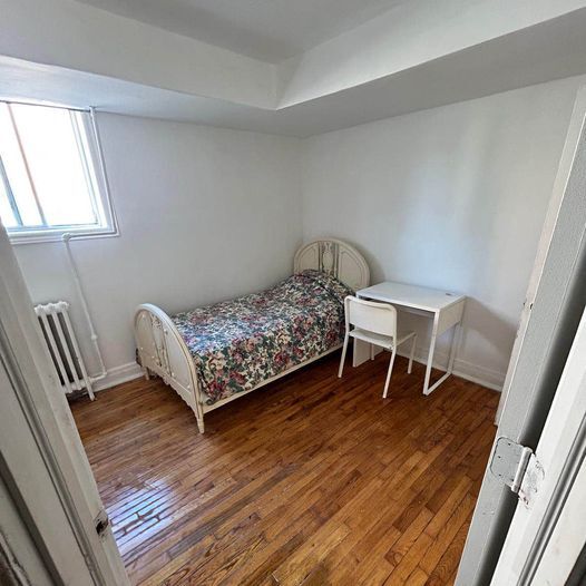 Building Photo - Male wanted for a room for rent in a 2-bed...