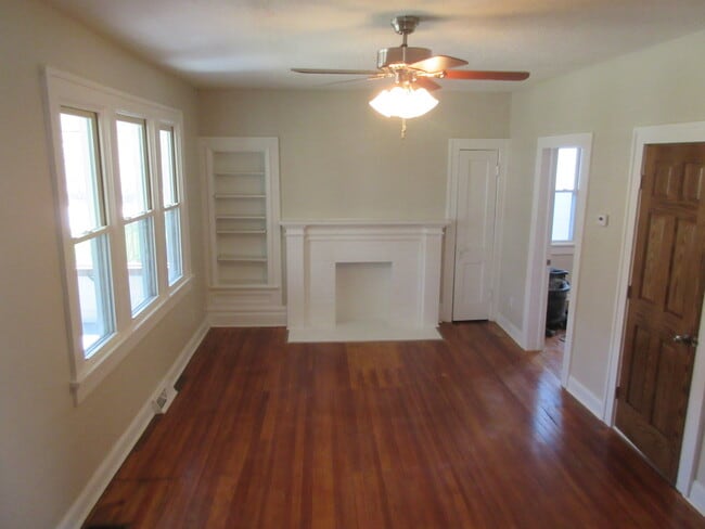 Building Photo - 2409 Deming Ave