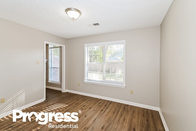 Building Photo - 5856 Southbend Ln