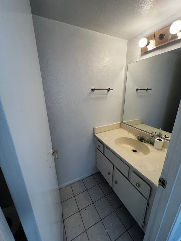 Foto del edificio - 1195 Bautista Ln