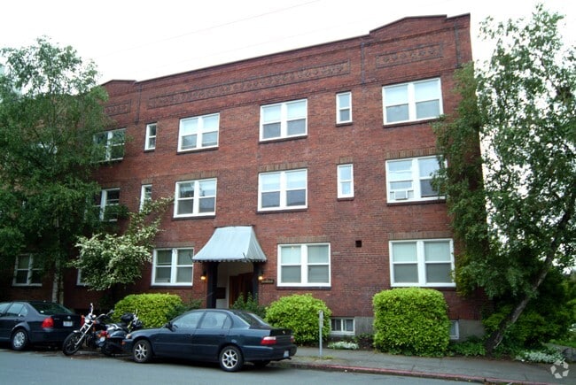 Building Photo - Briarwood