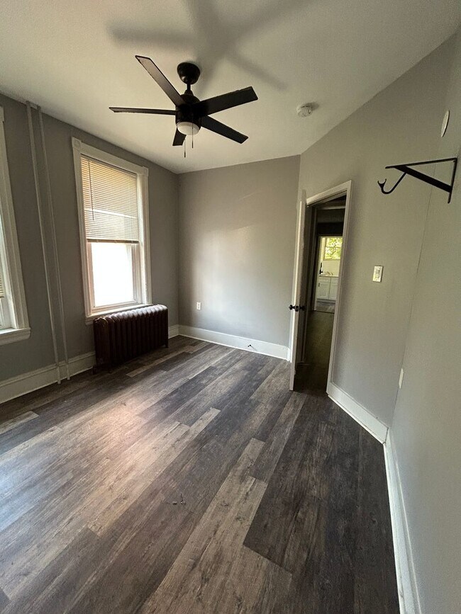 Foto del edificio - 5527 Ridge Ave