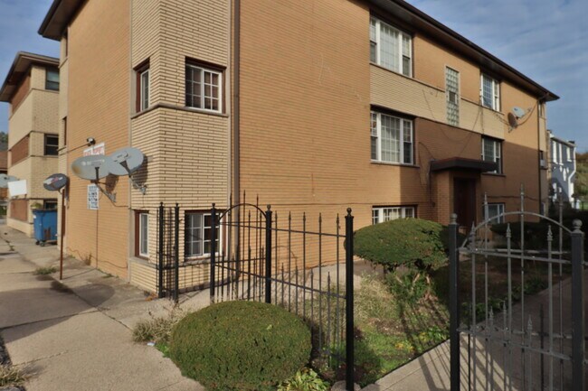 Building Photo - 13033 Seeley Ave