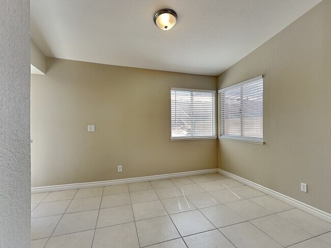Building Photo - 2340 Sabroso St