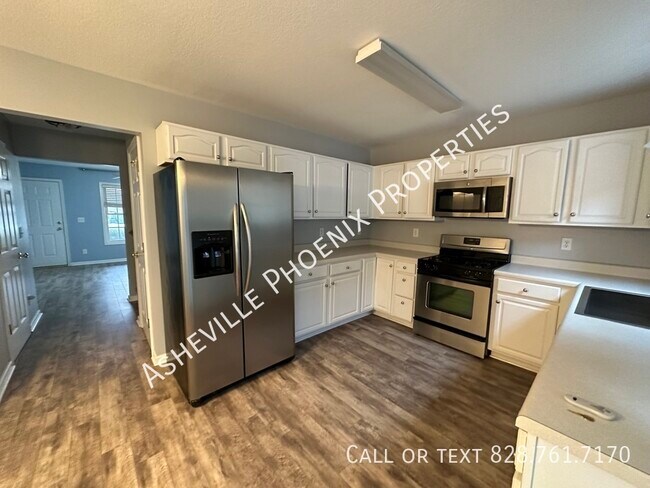 Building Photo - 90 Rotunda Cir