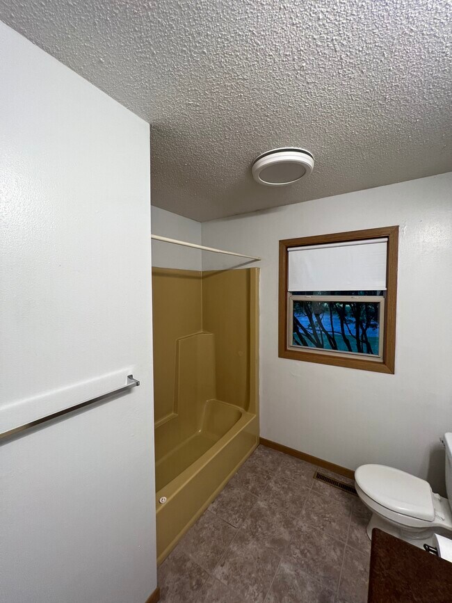 545 Pine Tree Dr, Nekoosa, WI 54457 Townhome Rentals in Nekoosa WI