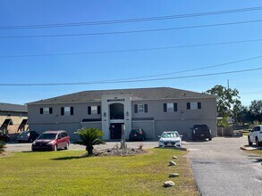 Building Photo - 4854 Pontchartrain Dr