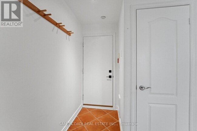 Building Photo - 180 Bellwoods Ave