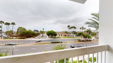 Interior Photo - Beach & Ocean