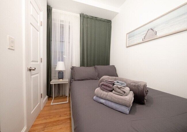 Foto del edificio - 230 W 113th St