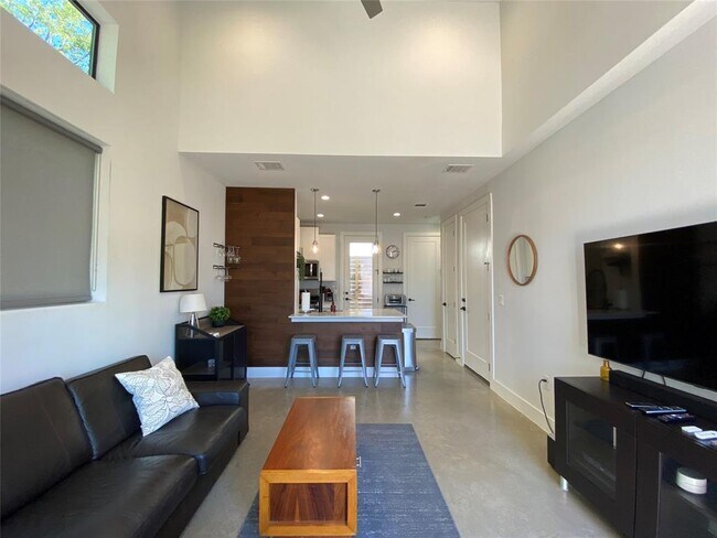 Building Photo - 1208 Walnut Ave