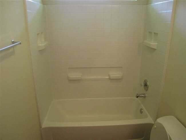 Building Photo - 2402 Hiacintas Way