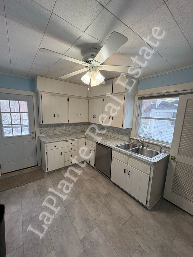 Building Photo - Charming 3-Bedroom Home in Central Toledo – Spacious Layout & Convenient Location