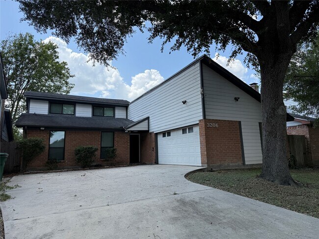 Foto del edificio - 3206 Hazy Park Dr