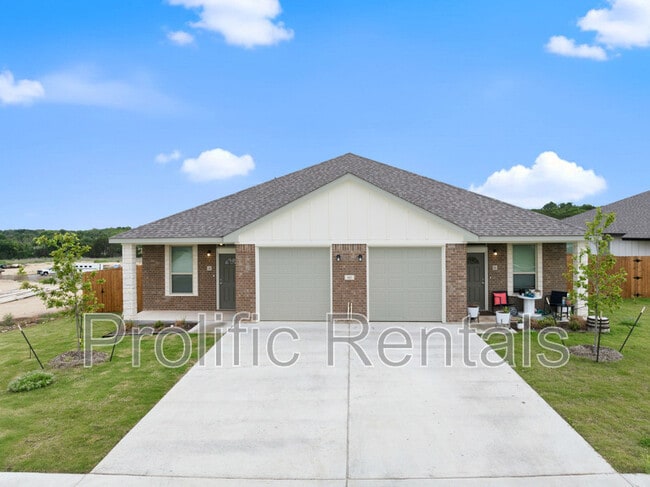 Building Photo - 117 Leon Ln