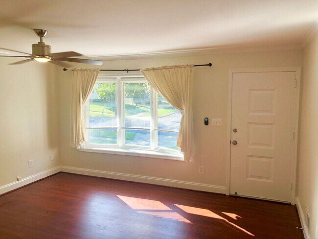 Building Photo - Lovely 3 Bedroom Single Family Home in Roc...