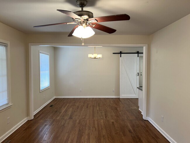 Building Photo - Minutes from RAFB!!