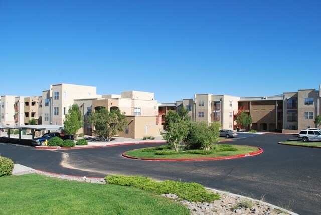Foto del edificio - Enchanted Vista Apartments