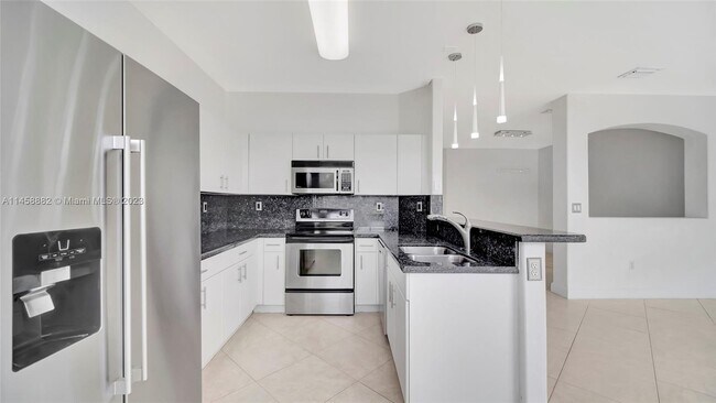 Foto del edificio - 10931 NW 79th St
