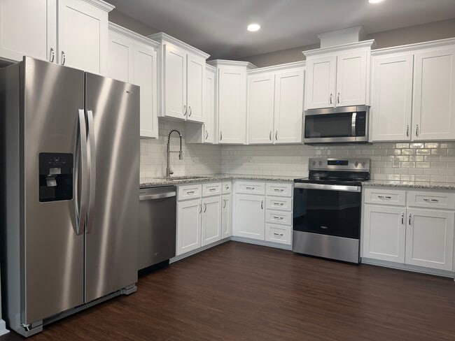 Building Photo - 137 Heyward Dr