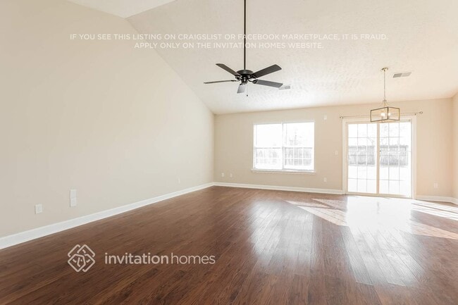 Building Photo - 8025 Meadowview Ln