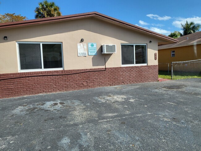Building Photo - 34 NW 7th Ave
