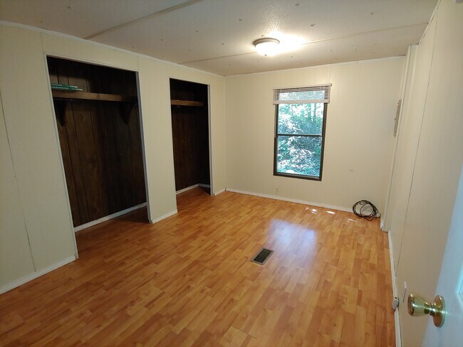 Master Bedroom - 70 Pounders Dr