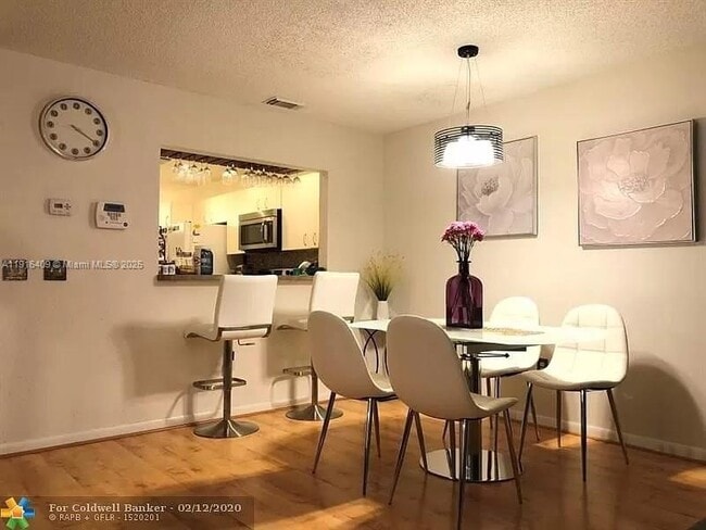 Foto del edificio - 1556 N 15th Terrace