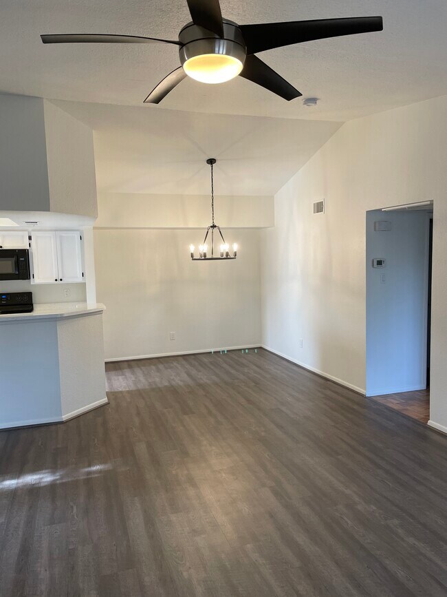 Foto del edificio - 7950 E Starlight Way