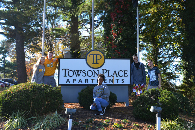 Towson Place Apartments, Student Off Campus