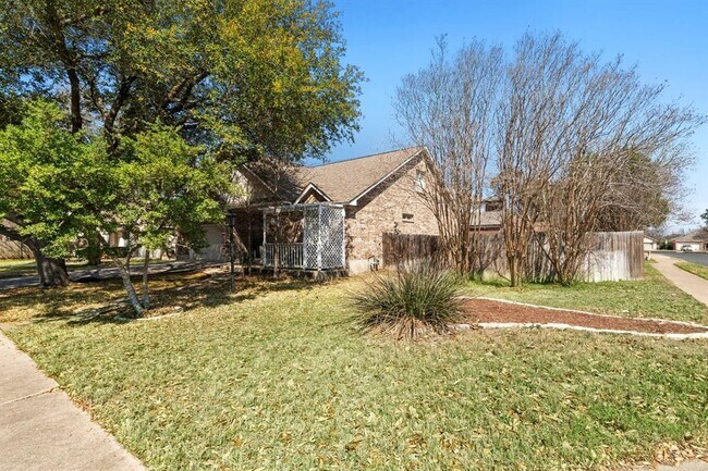 Building Photo - 3600 Malone Dr