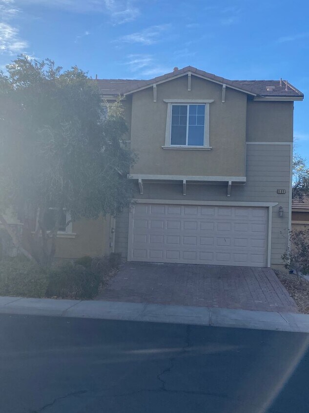 Foto principal - Fabulous Former Model Home!