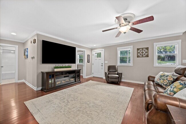 Building Photo - 4939 Lee Ave