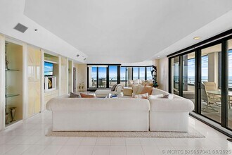 Building Photo - 2901 S Ocean Blvd